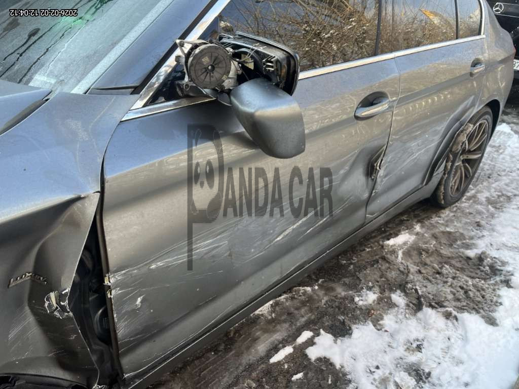 2018 BMW 520i, photograph 2