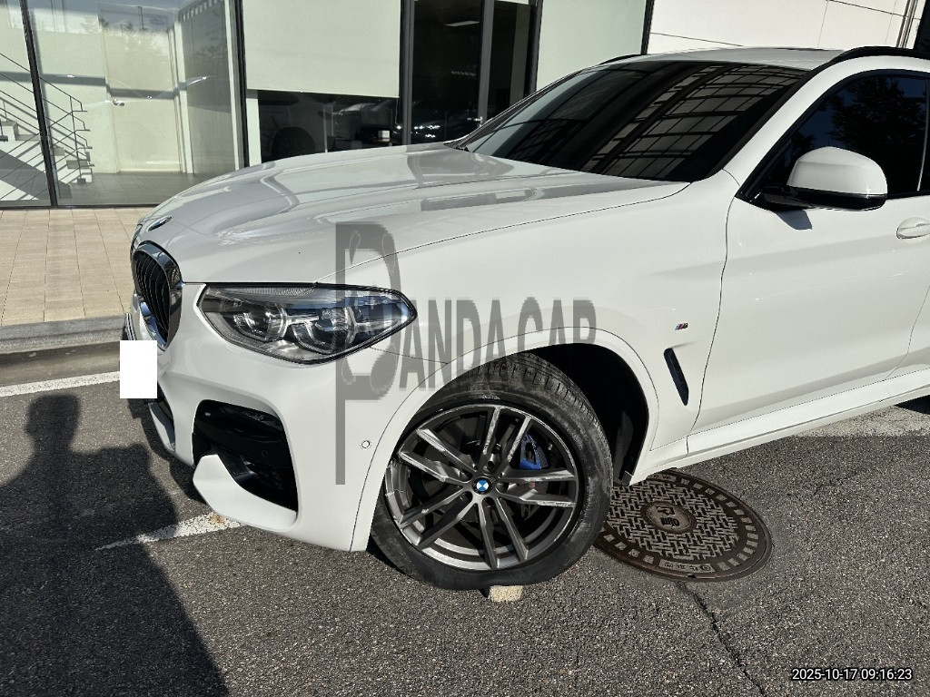 2020 BMW X4 xDrive20d M Sport Package, photograph 2