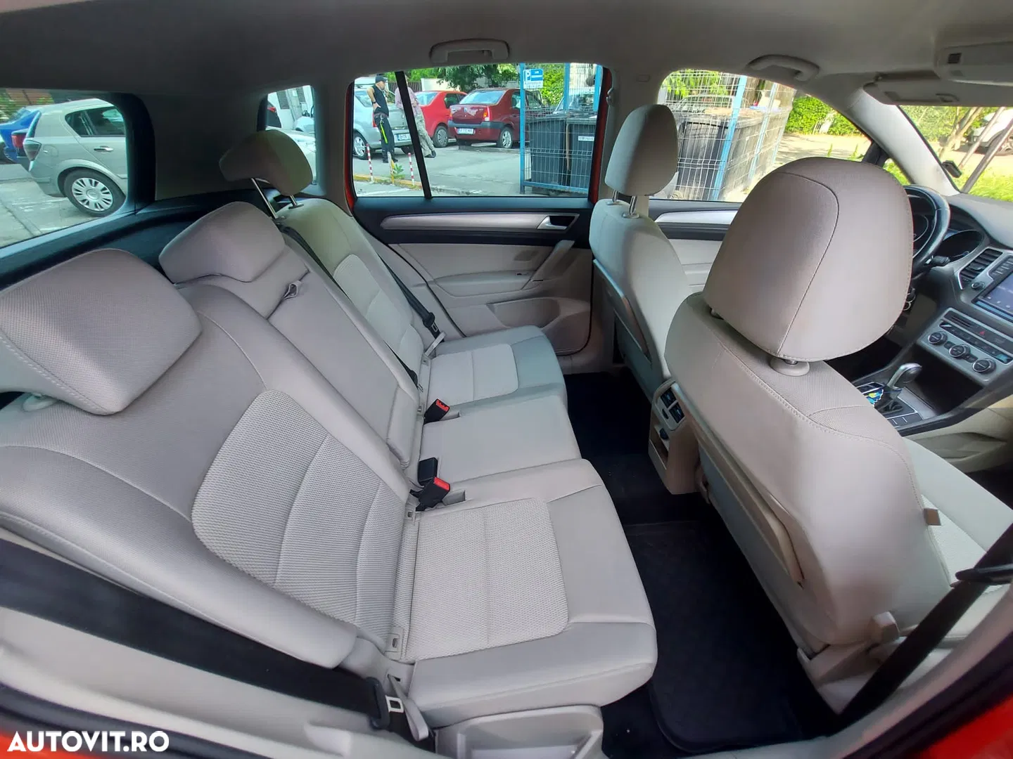 2015 Volkswagen Golf Sportsvan 1.6 TDI DPF DSG BMT Comfortline, photograph 6