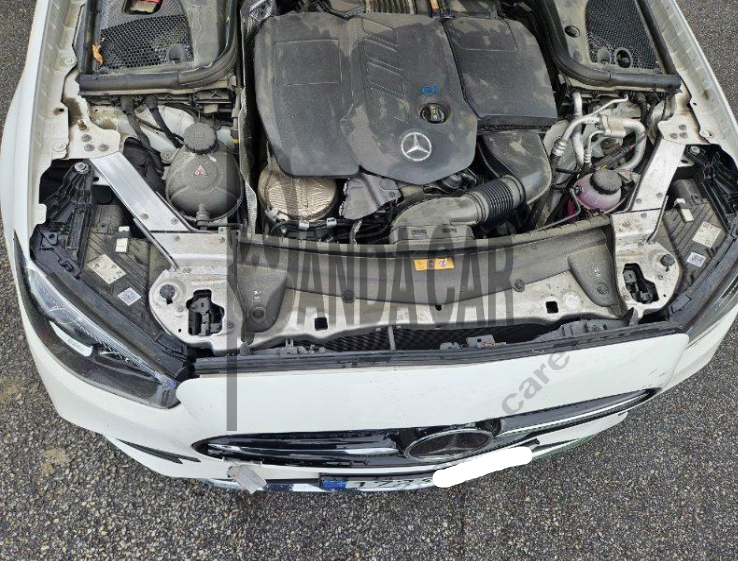 2022 Mercedes-Benz E220 d 4MATIC, photograph 4