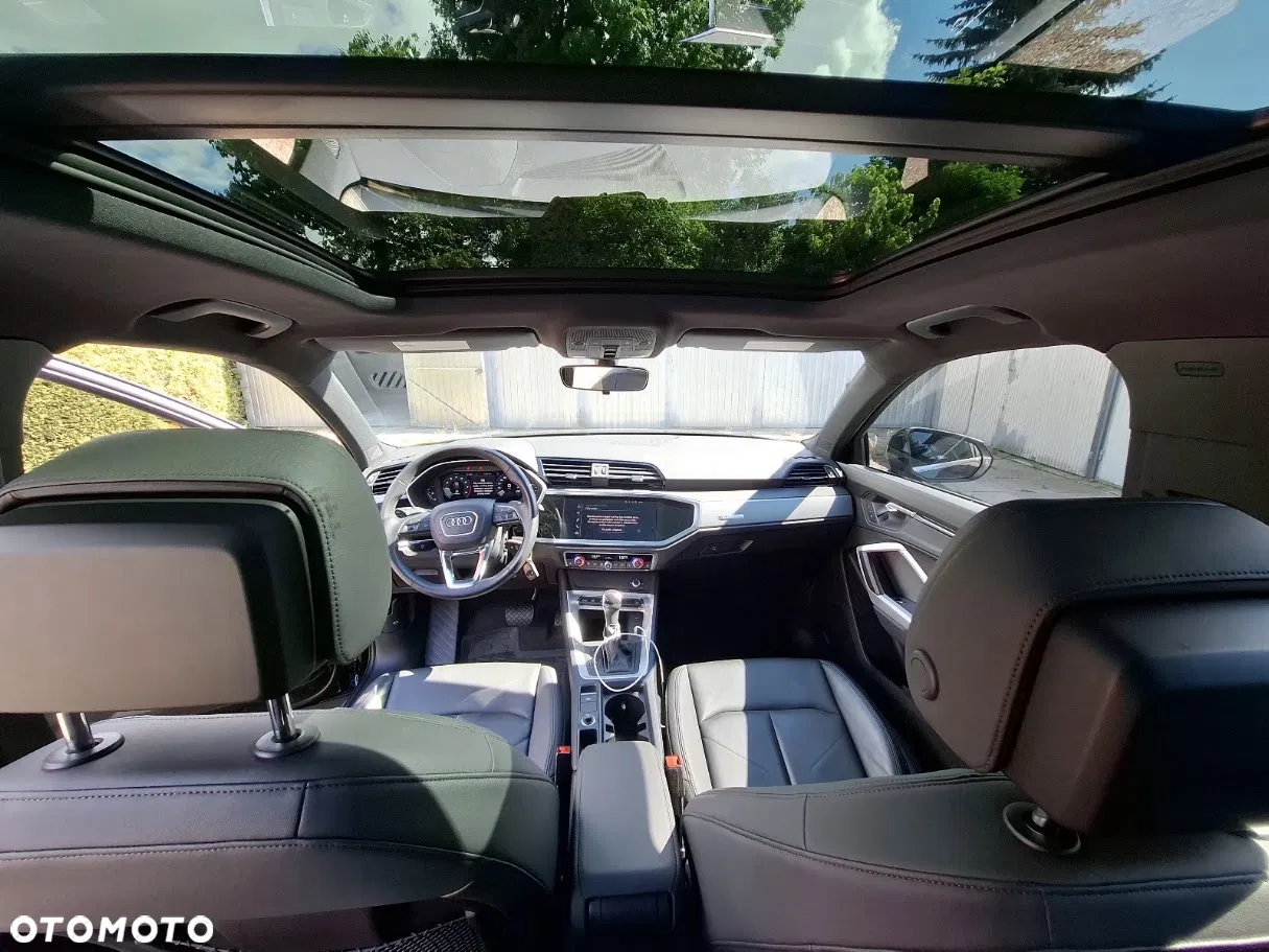 2022 Audi Q3, photograph 2