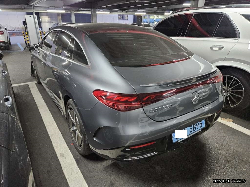 2023 Mercedes-Benz EQE350 4MATIC, photograph 5