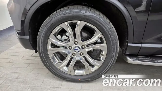 KG_Mobility_Ssangyong Rexton Diesel 2.2 4WD — photo 1 of 20