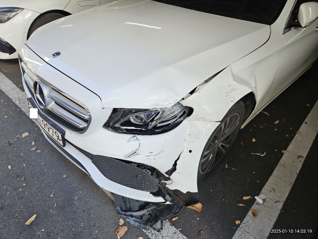 2020 Mercedes-Benz Benz E220 d, photograph 5