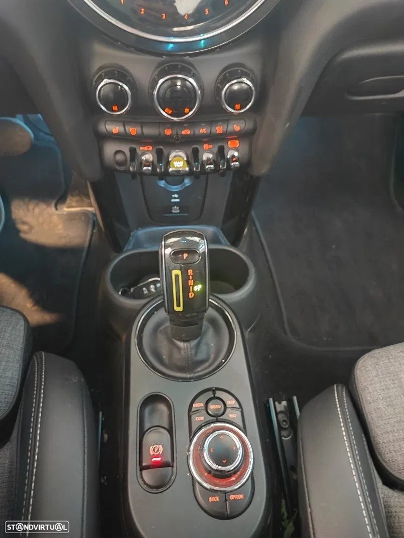 2023 MINI 3 Portas Cooper SE, photograph 12