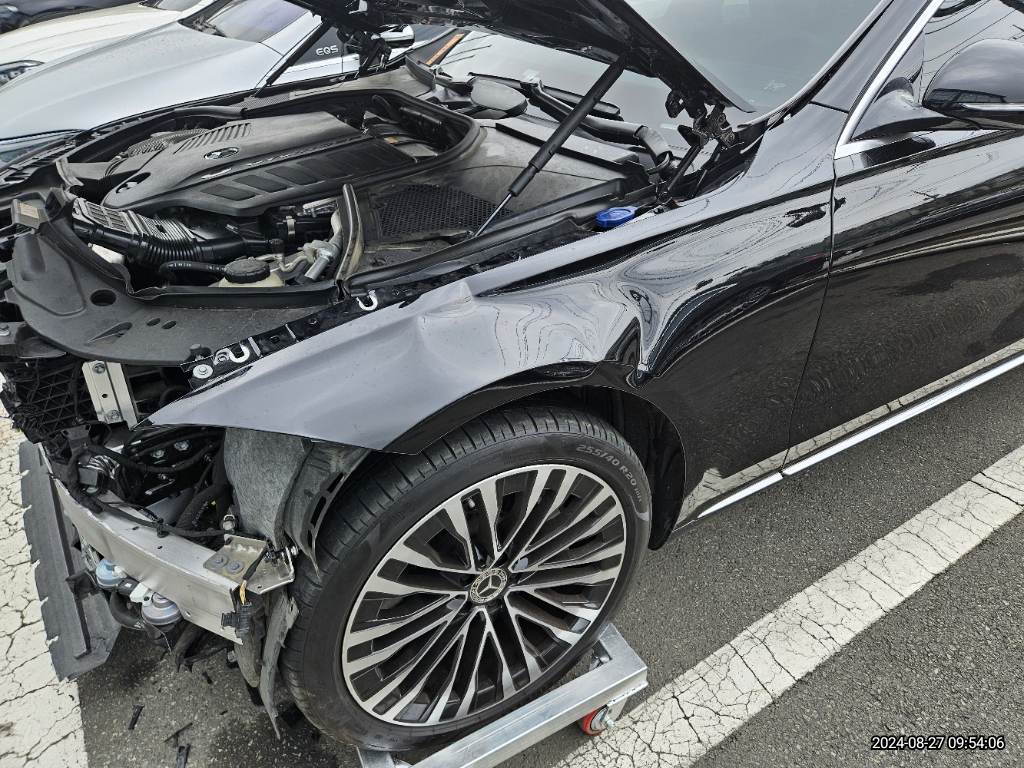 2023 Mercedes-Benz S450 4MATIC, photograph 3