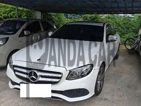 2018 Mercedes-Benz E300 4Matic, photograph 1