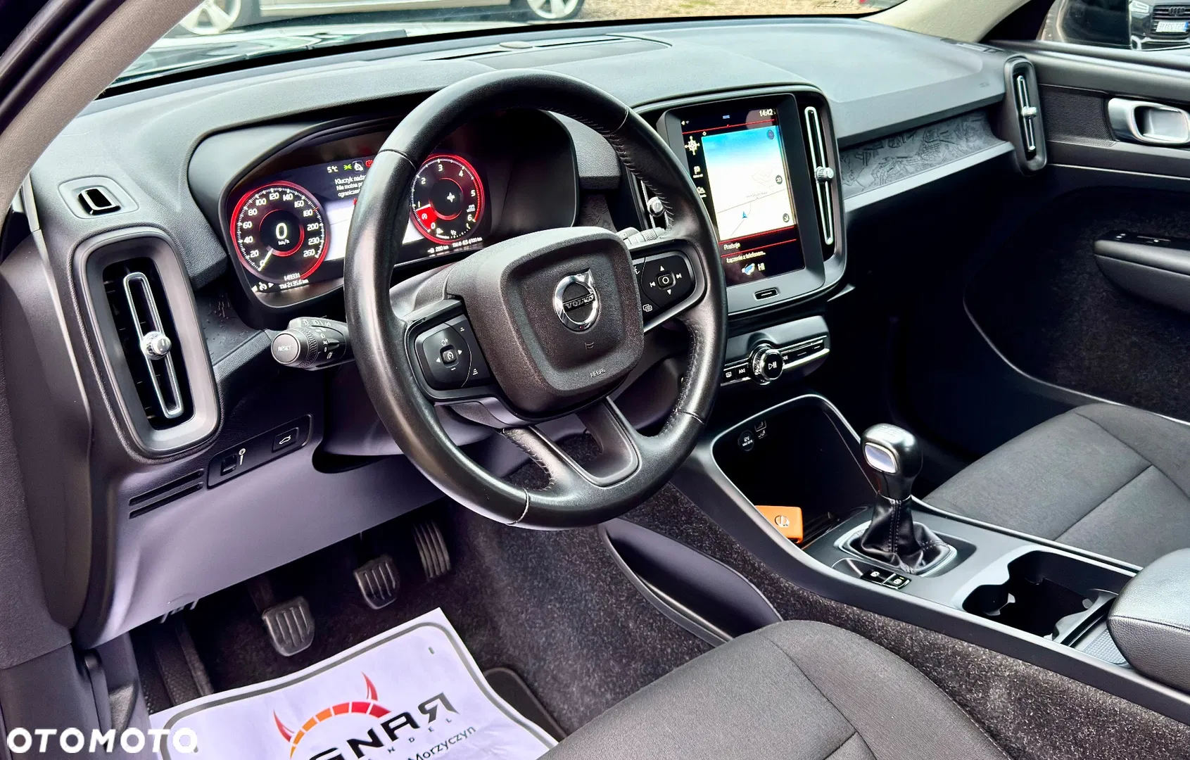 2021 Volvo XC 40 D3 Momentum, photograph 5
