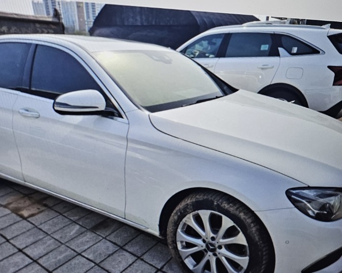 2017 Mercedes-Benz E220 d, photograph 5