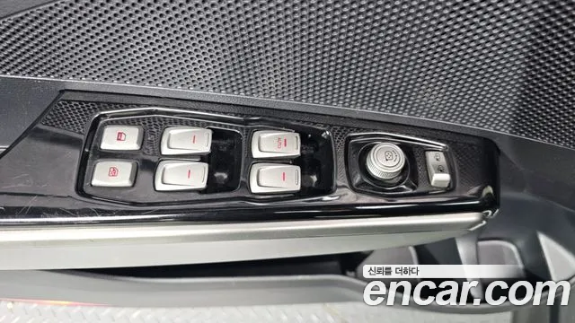 2015 KG_Mobility_Ssangyong TIBOLI LX 2WD, photograph 8