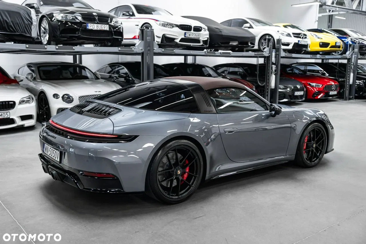 2025 Porsche 911 Targa 4 GTS PDK, photograph 11