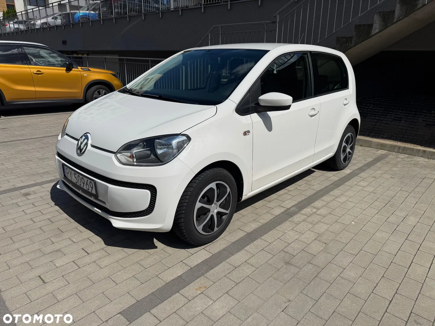2015 Volkswagen up! 1.0 move EU6, photograph 1