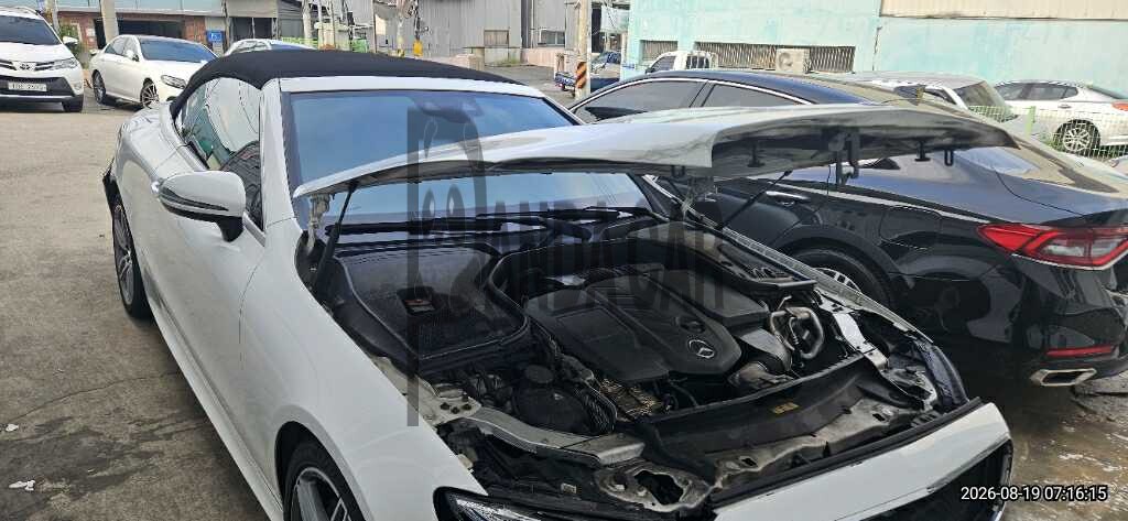 2018 Mercedes-Benz E220 d Cabriolet, photograph 3