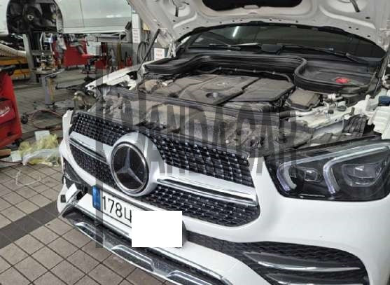 2021 Mercedes-Benz GLE400 d 4MATIC Coupe, photograph 5
