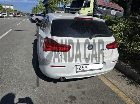 2017 BMW 118d, photograph 5