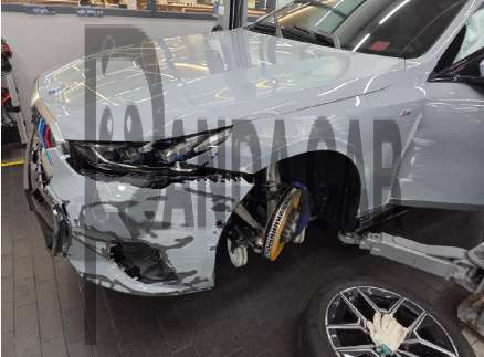 2025 BMW i5 eDrive40, photograph 5