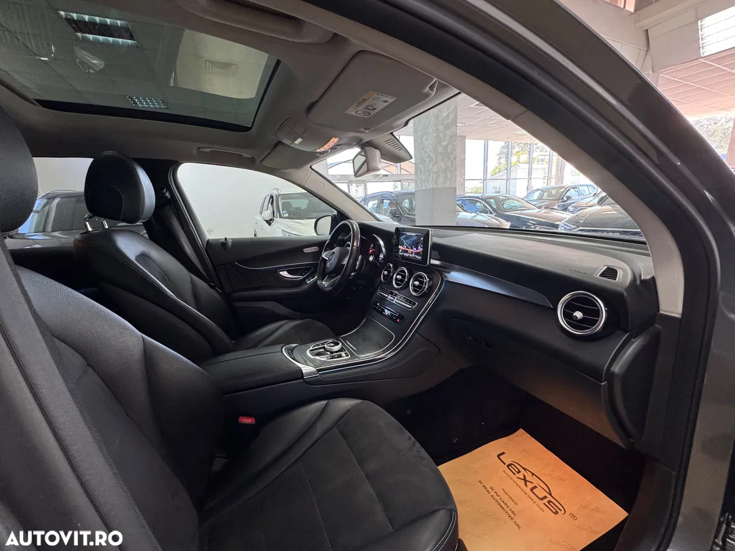 2017 Mercedes-Benz GLC 350 e 4Matic 7G-TRONIC AMG Line, photograph 4