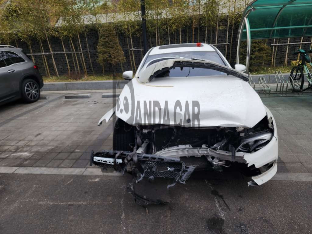 2018 Mercedes-Benz E300, photograph 5