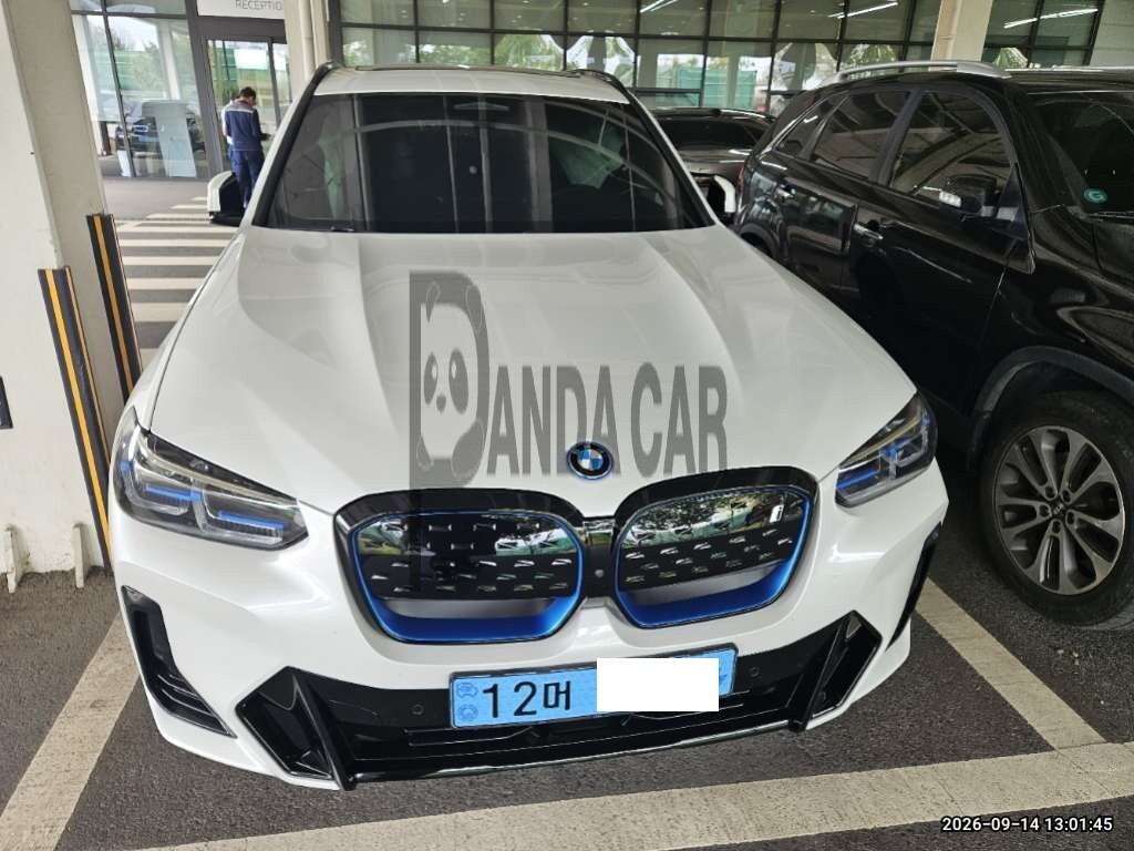2024 BMW iX3 M Sport, photograph 1