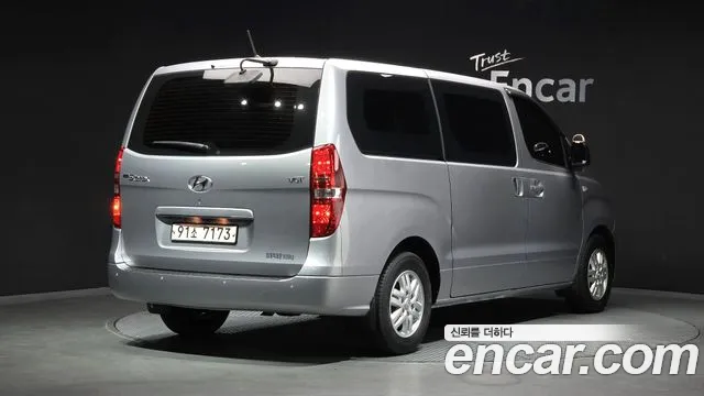 2021 Hyundai Starex Van 3-Seater, photograph 12