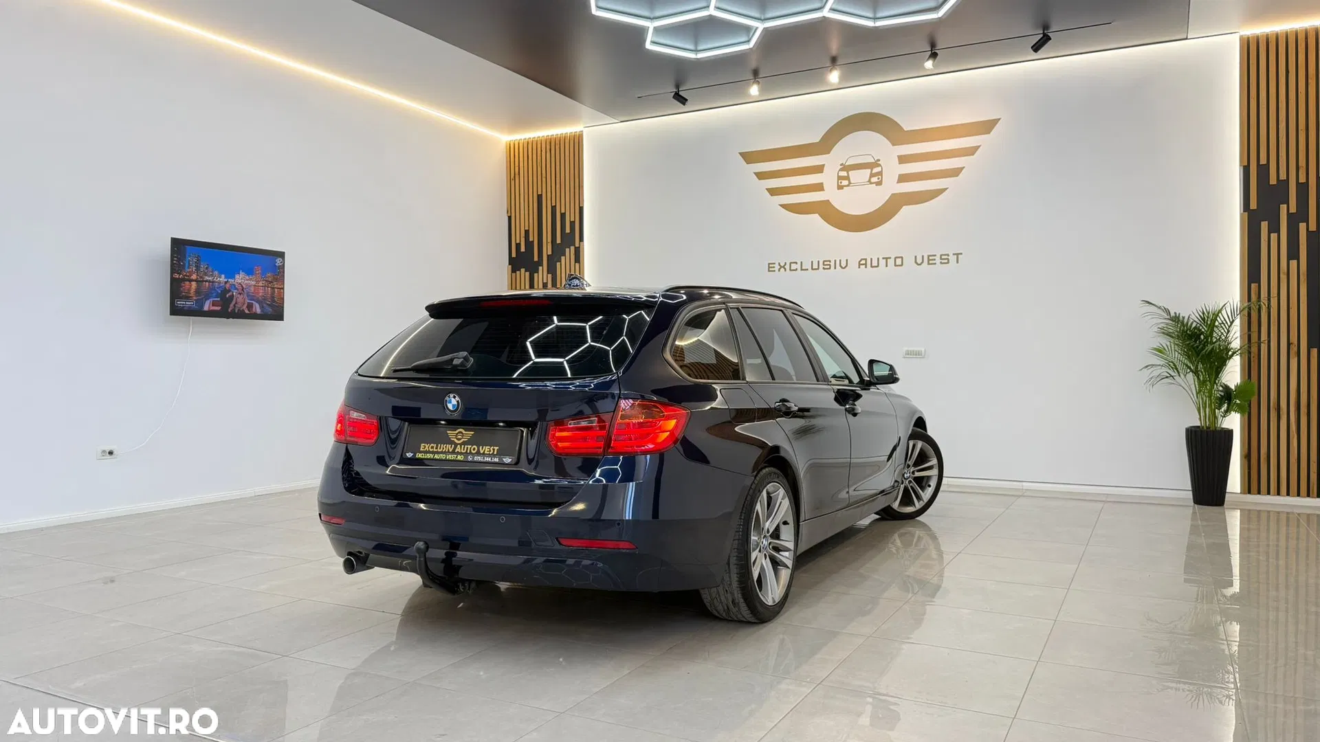 2013 BMW Seria 3 318d, photograph 3