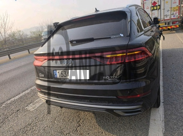 2022 Audi Q8 50 TDI quattro, photograph 2