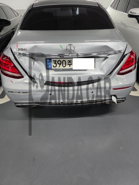 2017 Mercedes-Benz E200, photograph 4
