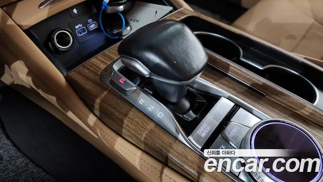 Kia K9 3.8 GDI AWD — photo 1 of 35