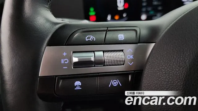 Hyundai Kona Premium — photo 1 of 31