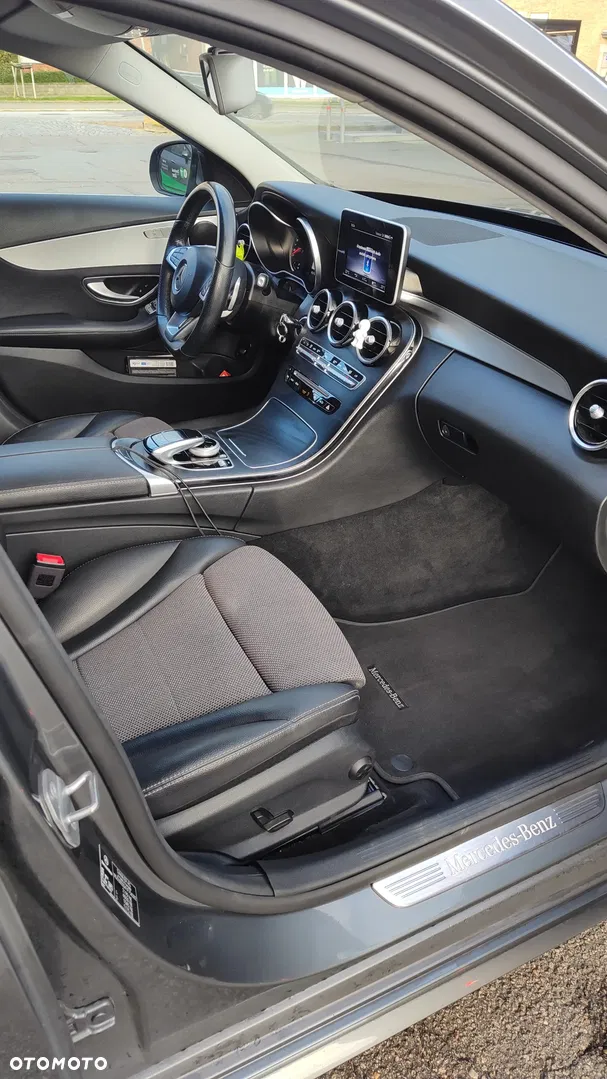2018 Mercedes-Benz Klasa C 220 d 9G-TRONIC AMG Line, photograph 10