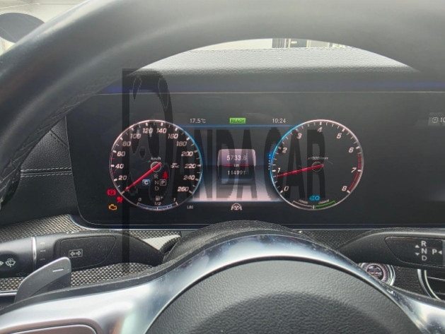 2019 Mercedes-Benz E350 4Matic, photograph 2