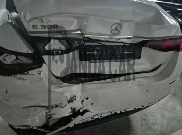 2025 Mercedes-Benz E 200, photograph 3