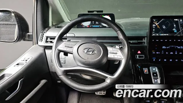 2023 Hyundai Staria Lounge 9-Seater, photograph 3
