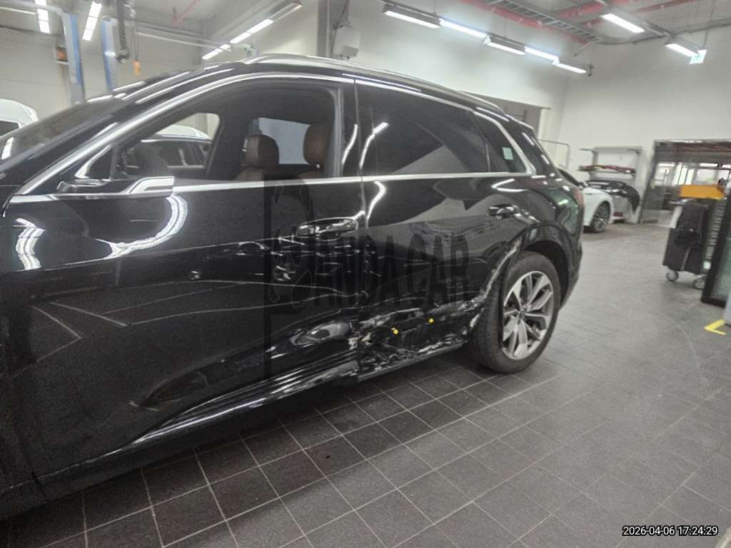 2021 Audi e-tron 55 quattro, photograph 2