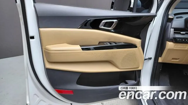 2022 Kia Canival Gasoline 9-Seater Noblesse, photograph 3