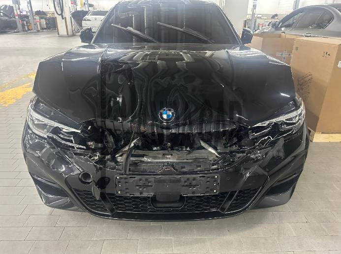 2021 BMW 320i, photograph 1