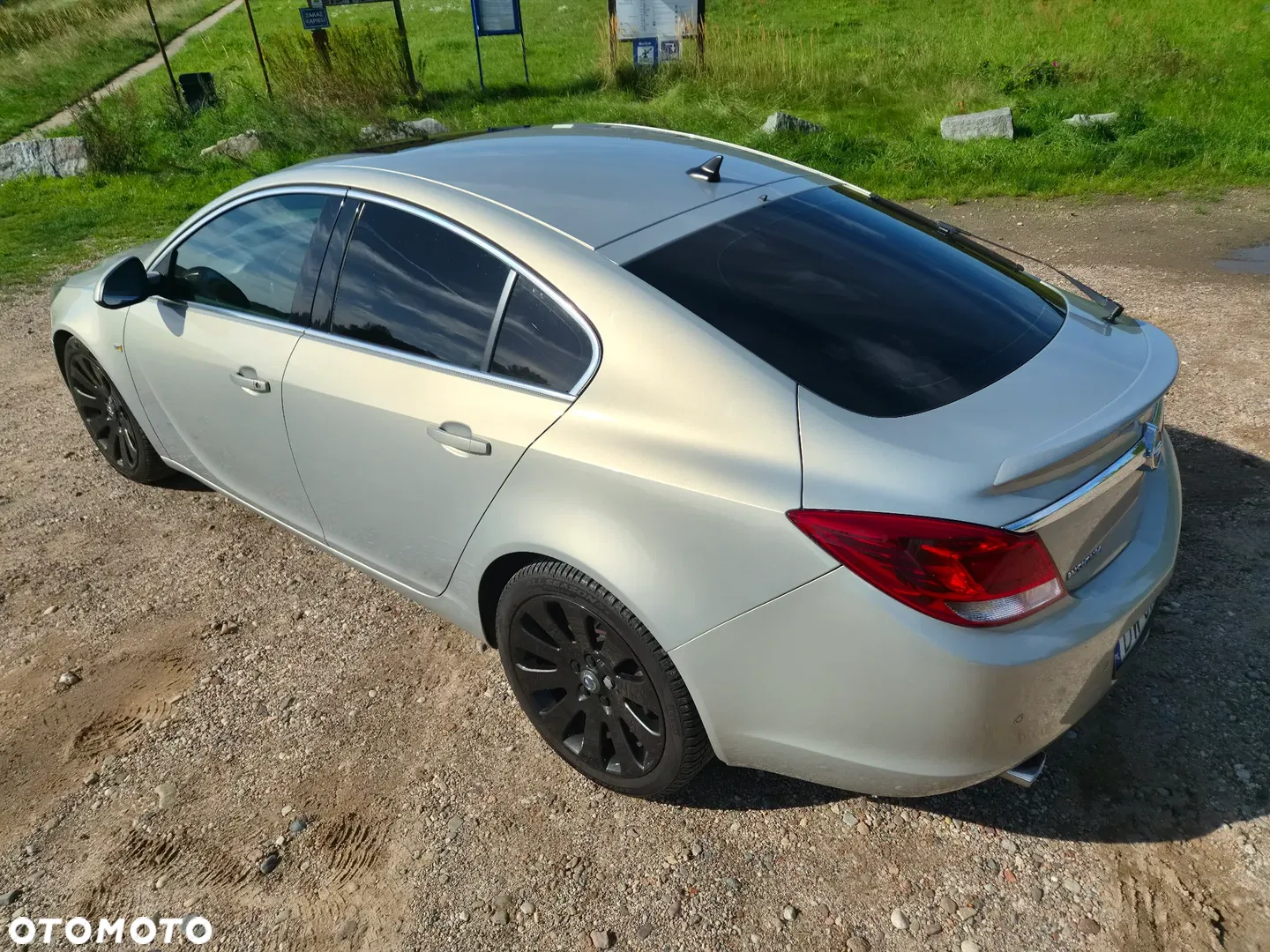 2010 Opel Insignia 2.0 CDTI Sport, photograph 2