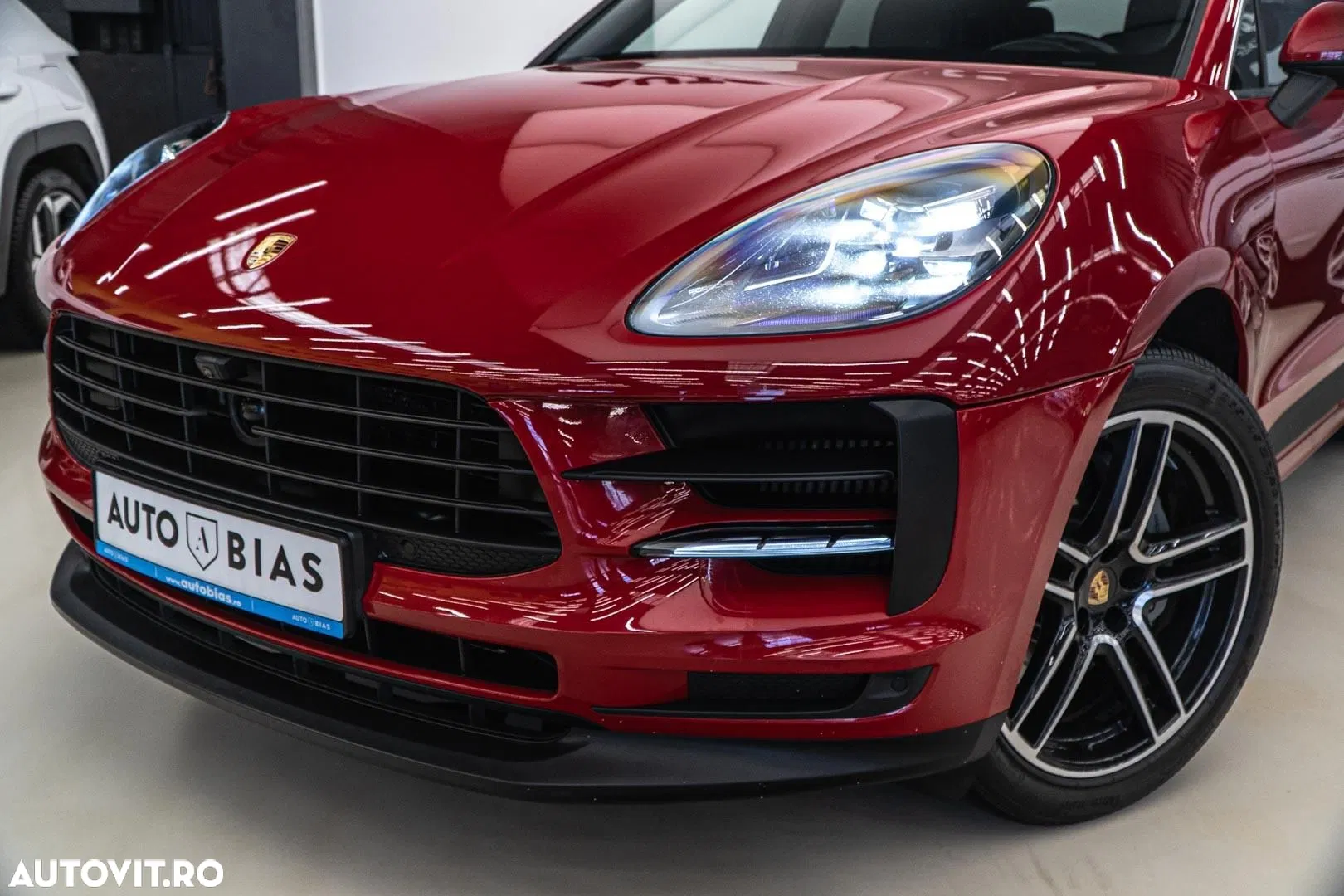2019 Porsche Macan S, photograph 10