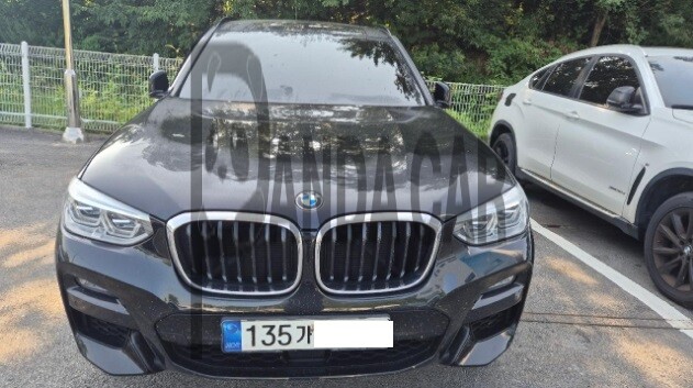 2021 BMW X3 xDrive20i, photograph 1