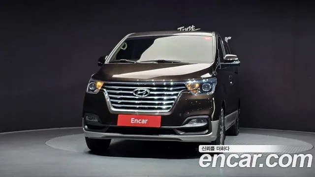 2018 Hyundai Starex Urban 9-Seater, photograph 3