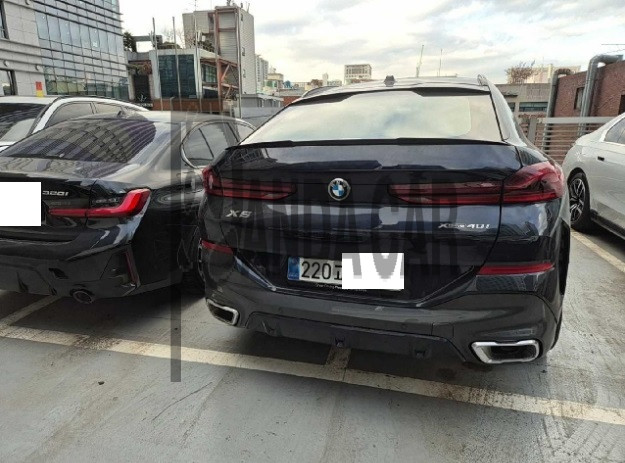 2026 BMW X6 xDrive40i M Sport, photograph 2