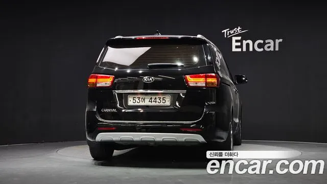 2015 Kia Canival Gasoline 9-seater Noblesse, photograph 3