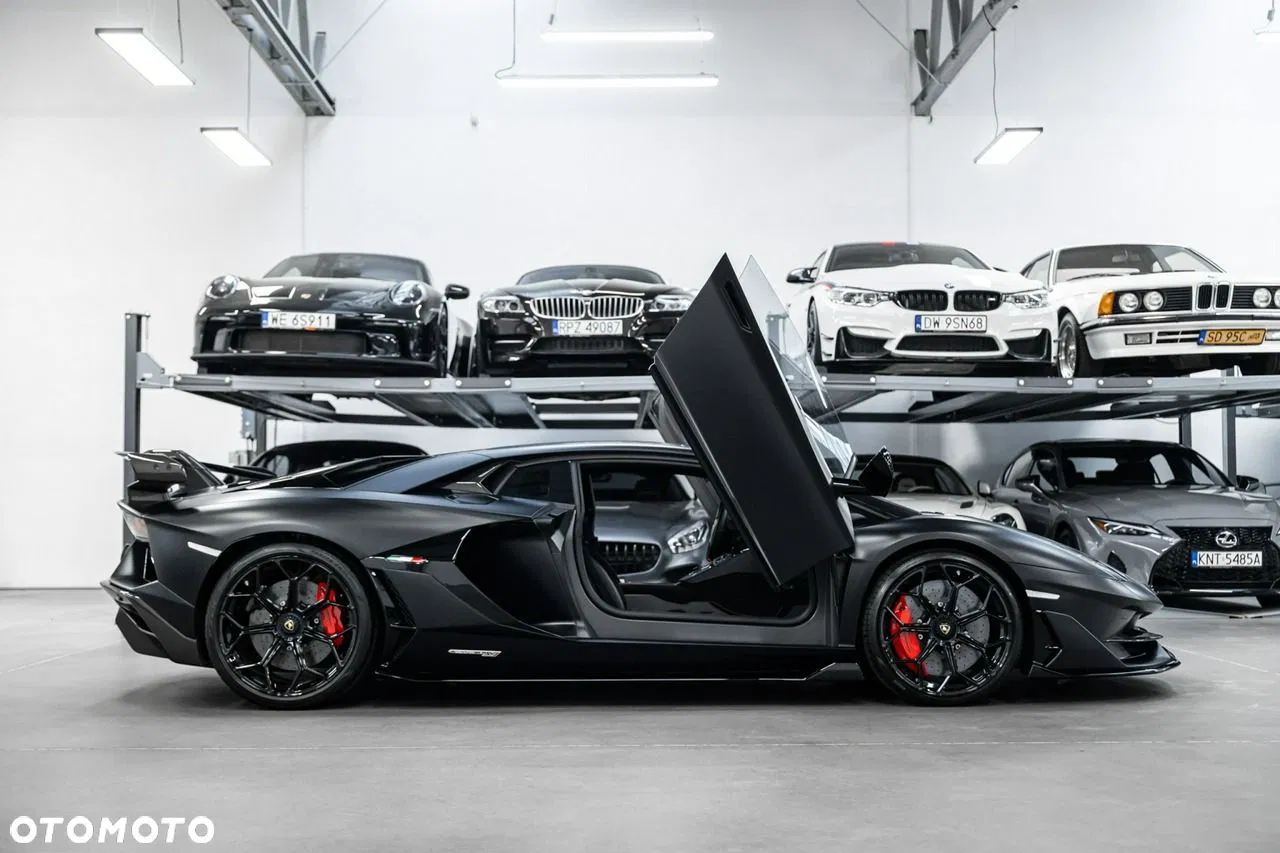 2019 Lamborghini Aventador SVJ, photograph 9