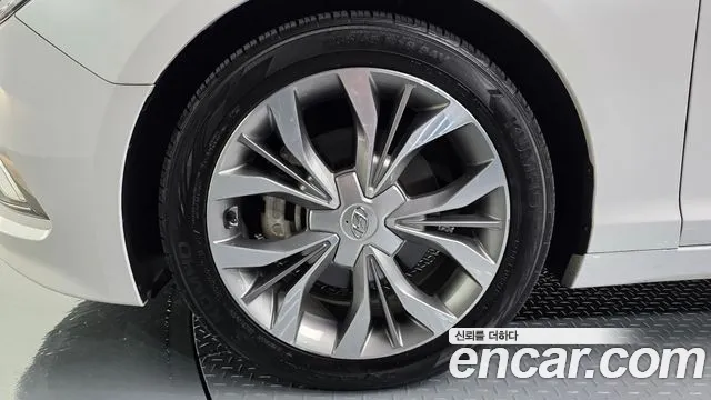 Hyundai Sonata 1.7 Diesel Smart — photo 1 of 34