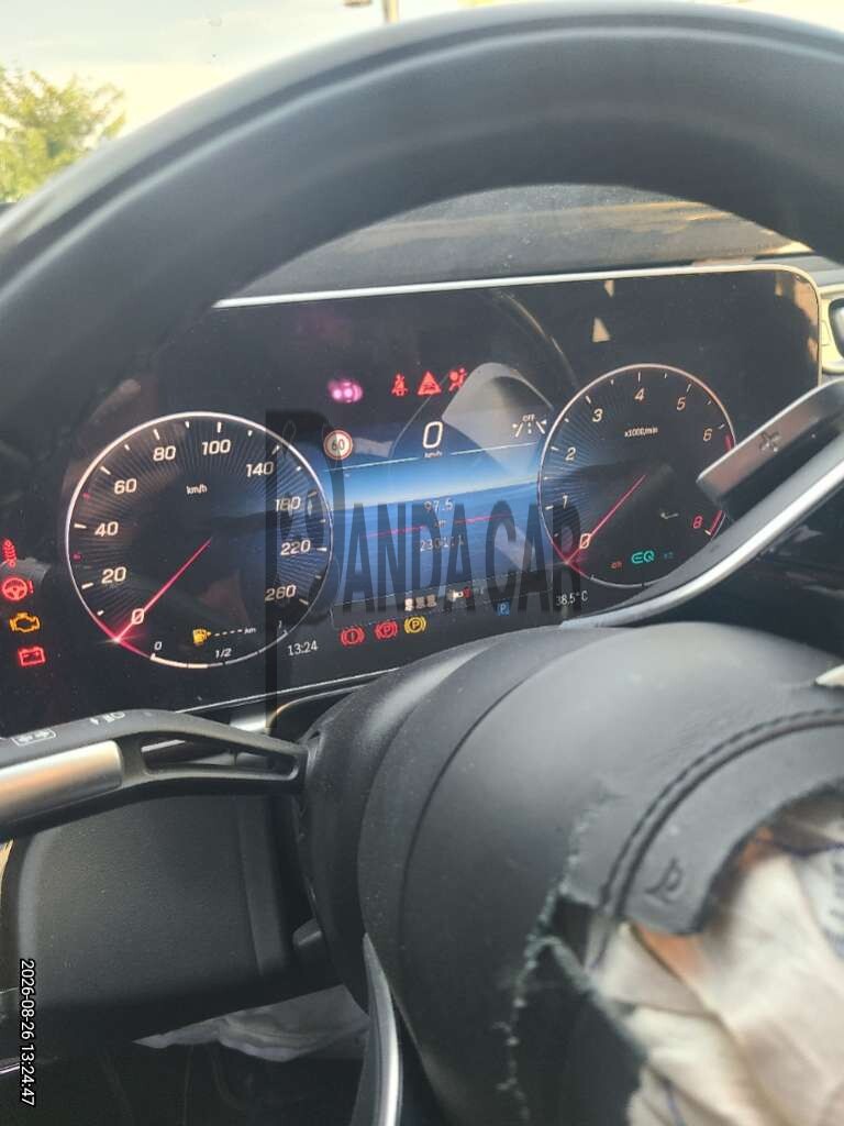 2021 Mercedes-Benz S580 4MATIC, photograph 2