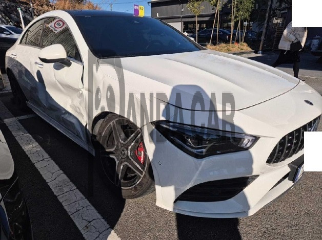 2021 Mercedes-Benz CLA250 4MATIC, photograph 3