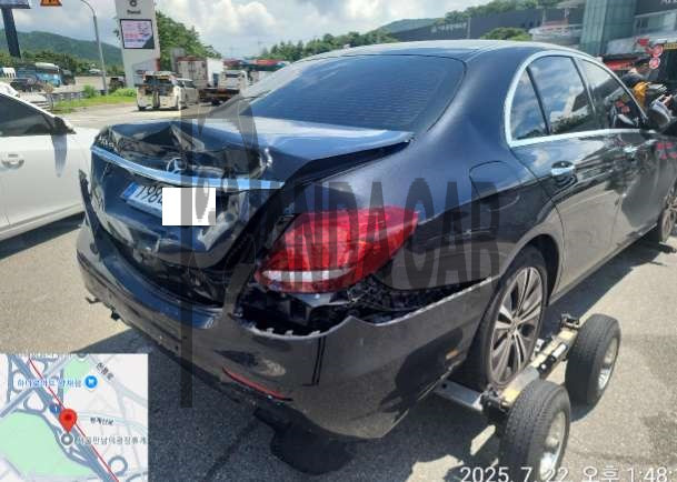 2020 Mercedes-Benz Benz E220 d, photograph 5