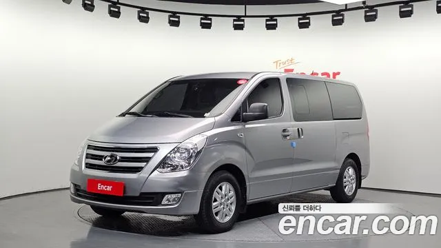 Hyundai Starex 5-Seater VAN — photo 1 of 20