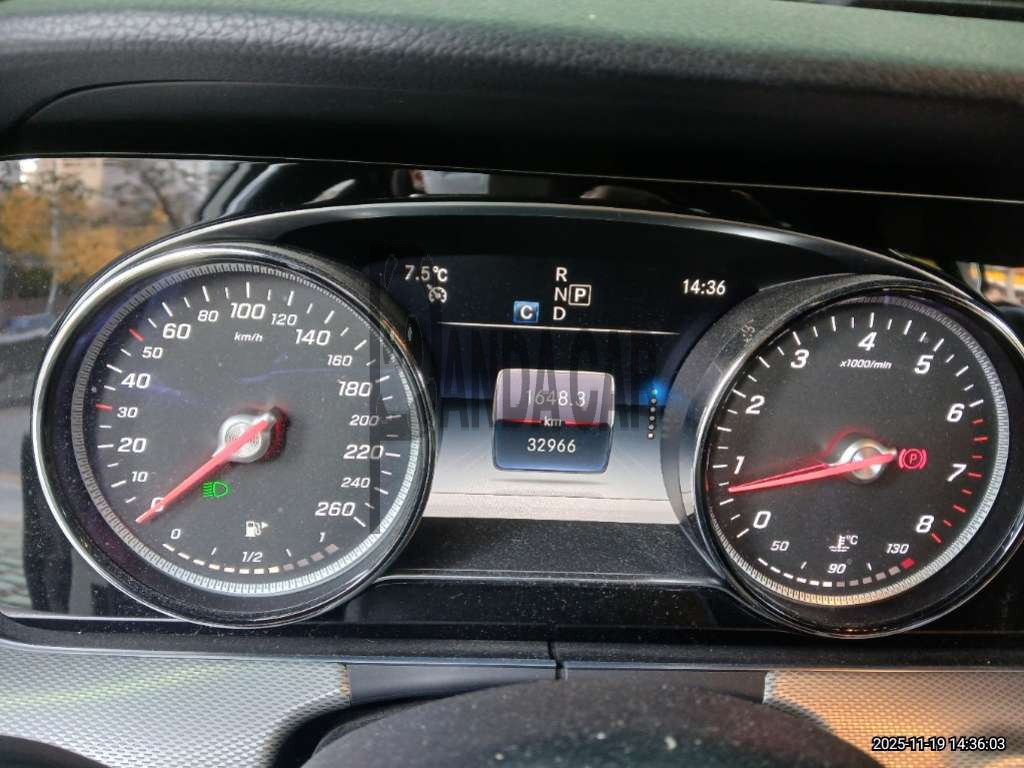2019 Mercedes-Benz E300, photograph 4