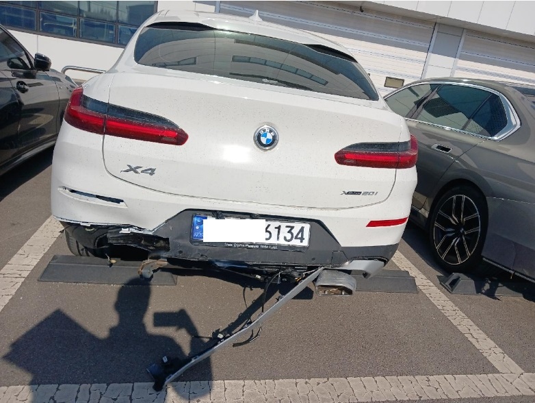 2025 BMW X4 xDrive20i, photograph 8